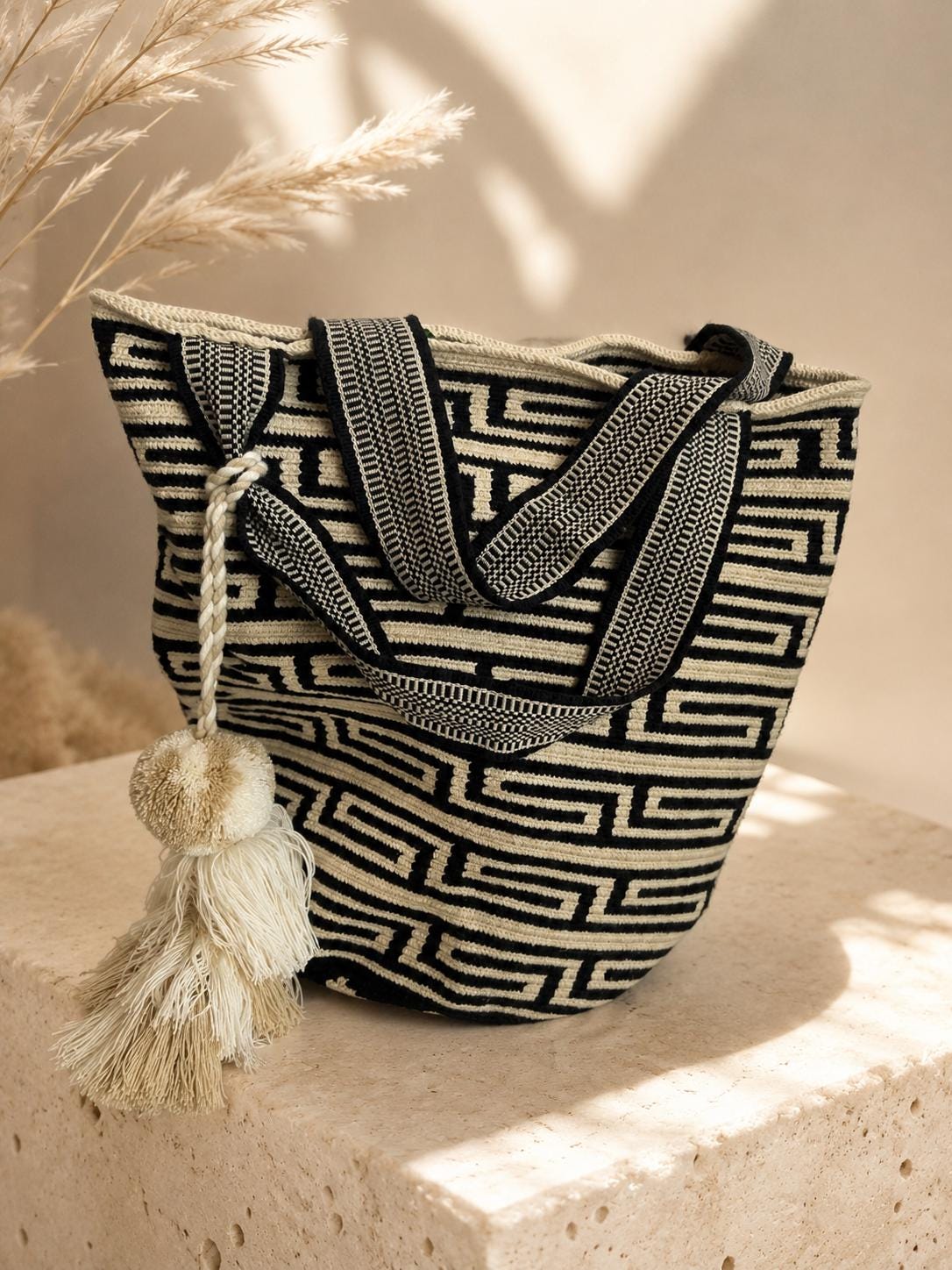 Handwoven tote Bag – Colombian Artisan Design